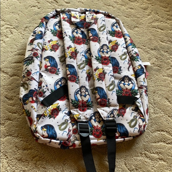 Loungefly backpack - Picture 5 of 7